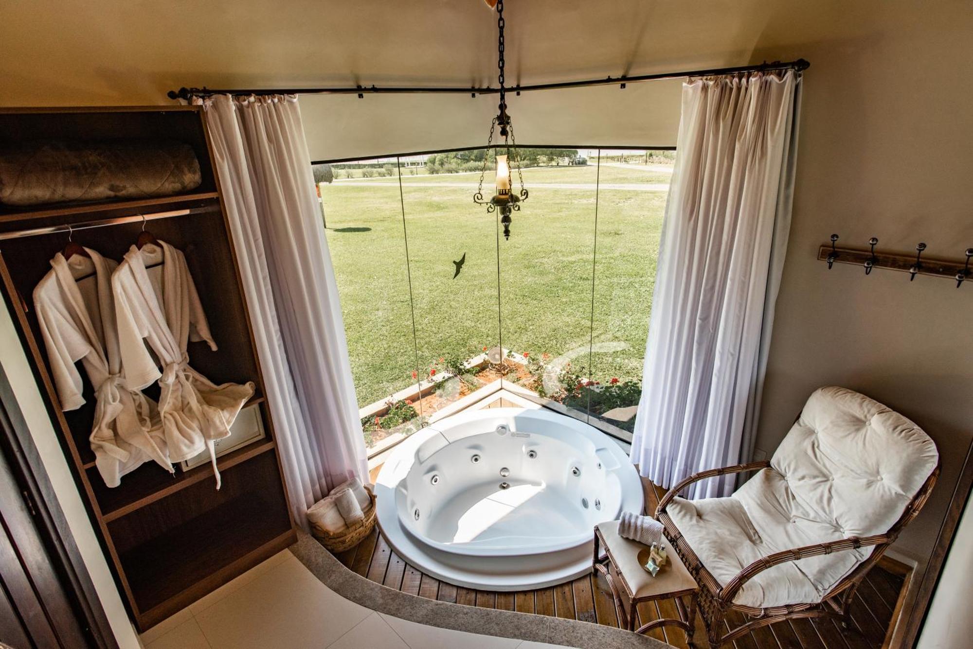 Vira Charme Resort Fernandes Pinheiro Exterior photo